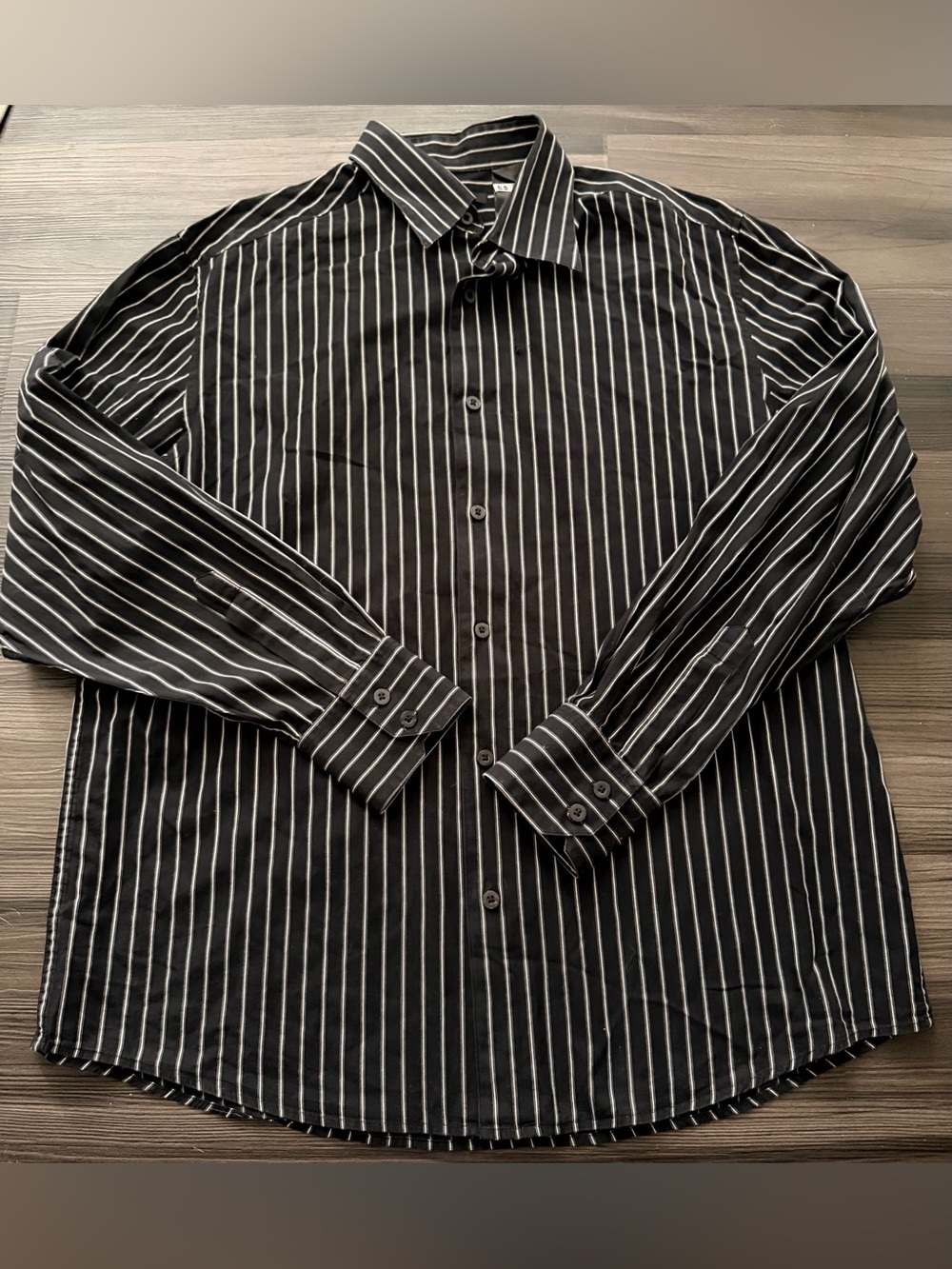 Men’s black with white pinstripes long sleeve dress shirt Modern Fit Claiborne L
